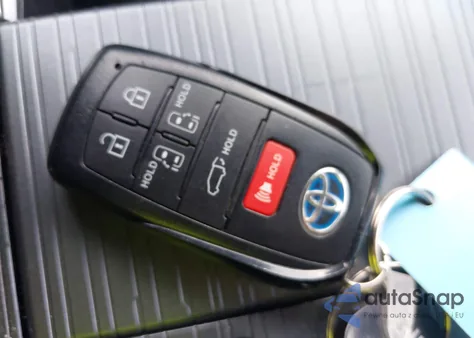 2022 Toyota Sienna Xle Woodland Edition z USA, uszkodzony, nr VIN 5TDASKFC1NS049157